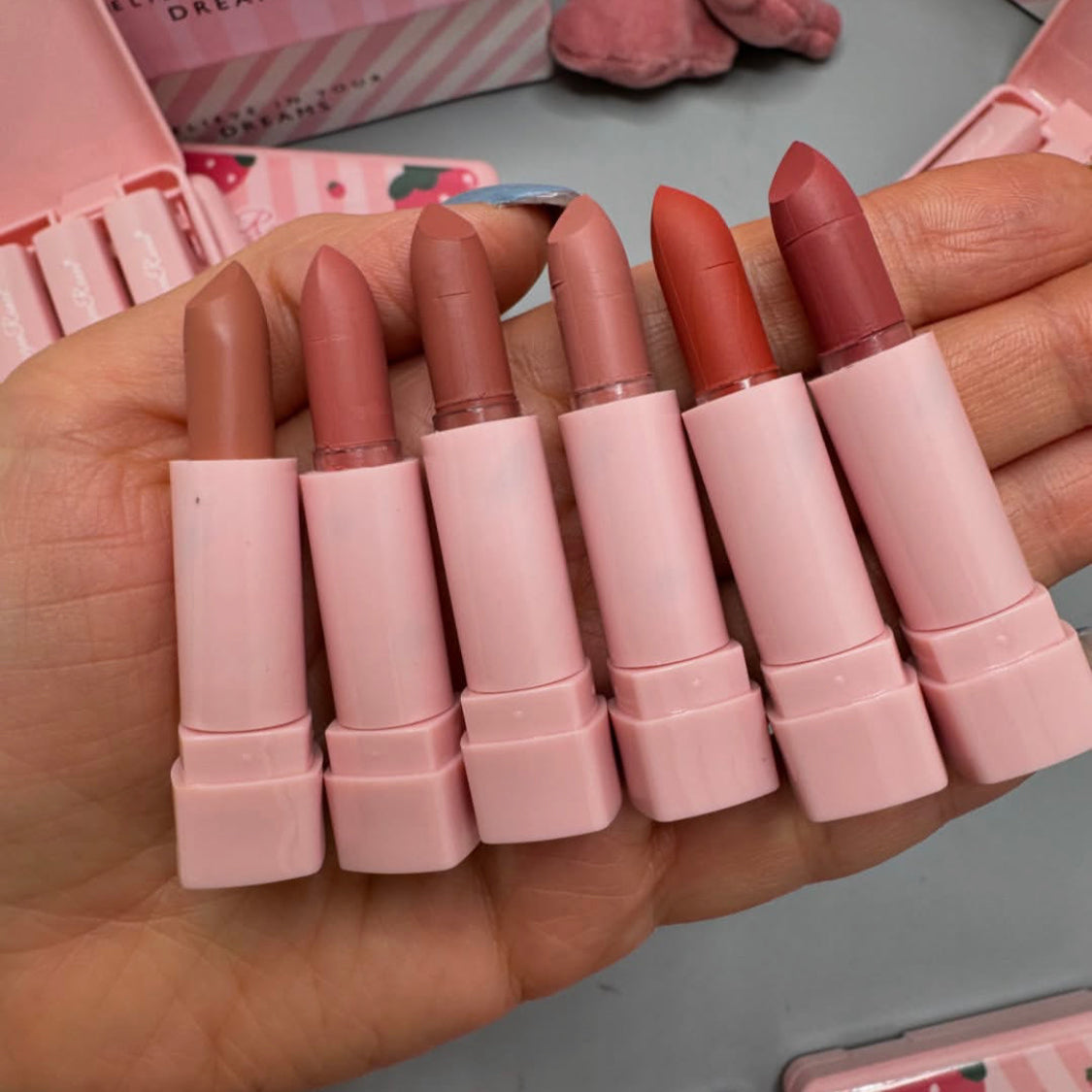 Dragon renee lipsticks box