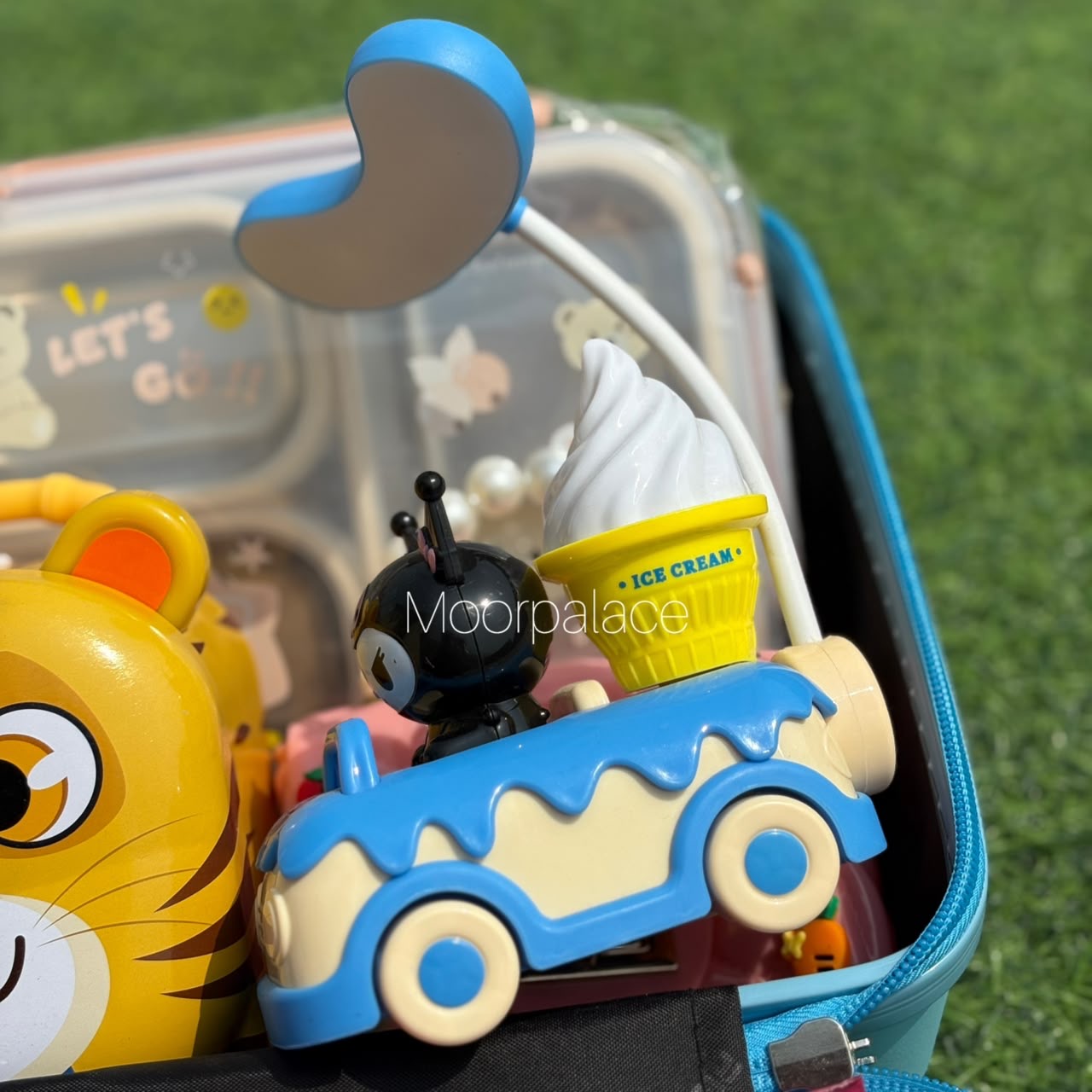 Lioness Suitcase